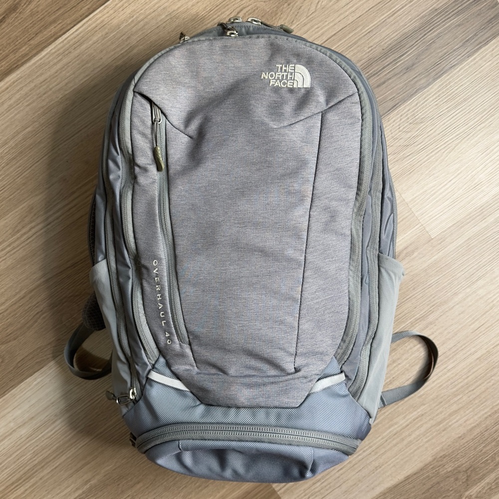 North Face overhaul 40 grey and white travel backpack